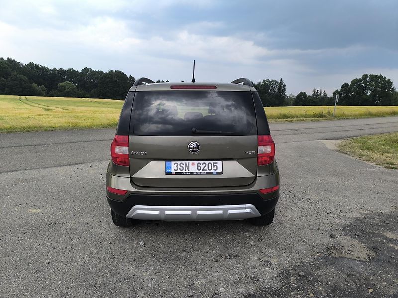 Škoda Yeti (2015) 2.0TDi DOLOŽENÉ KM - fotka 6 z 27