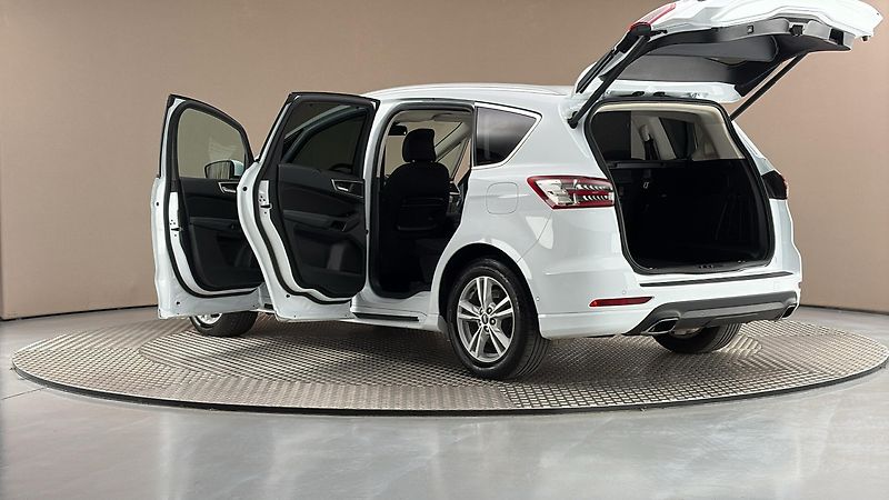 Ford S-MAX 2.0 Ecoblue AUT AWD Titanium - fotka 7 z 28