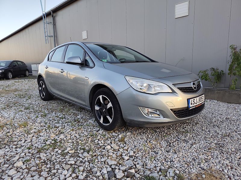 Opel Astra 1.6i  - fotka 8 z 17