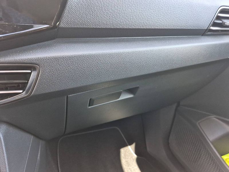 Volkswagen Caddy (2024) 2.0 TDI 90kW Style - fotka 13 z 33