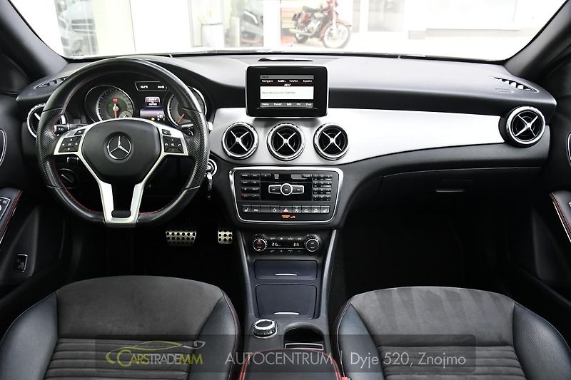 Mercedes-Benz GLA - fotka 20 z 47