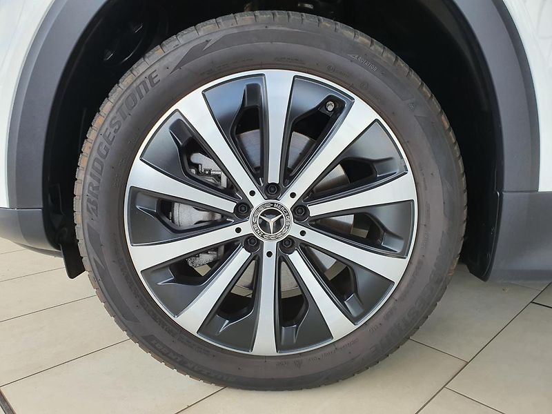Mercedes-Benz GLB (2020) 220 D 4MATIC REZERVACE - fotka 25 z 25