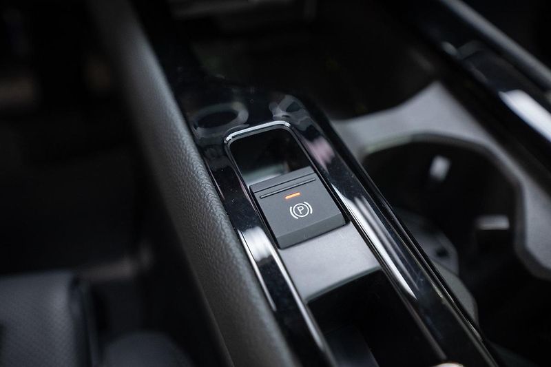 Škoda Superb 2.0 TDI 110 kW L&K - fotka 19 z 43