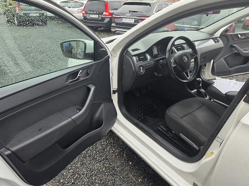 Škoda Rapid 1.2 TSI Park Senzor  - fotka 6 z 18