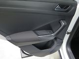 Volkswagen T-Roc (2020) 1.5TSI,klima,výhřev,2xkola - náhled 21