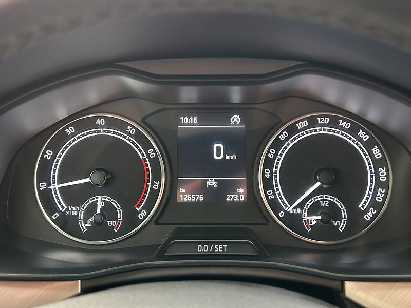 Škoda Scala 1.5 TSI Style Extra - fotka 7 z 28