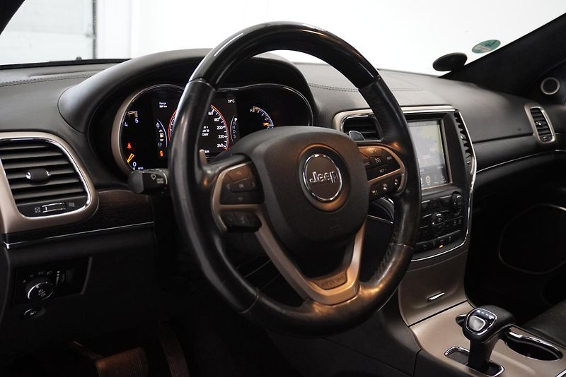 Jeep Grand Cherokee 3,0 CRD 4X4 - fotka 15 z 31