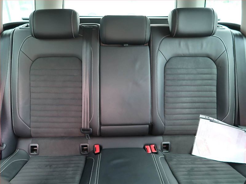 Volkswagen Passat (2022) Elegance 2.0 TDI - fotka 10 z 19
