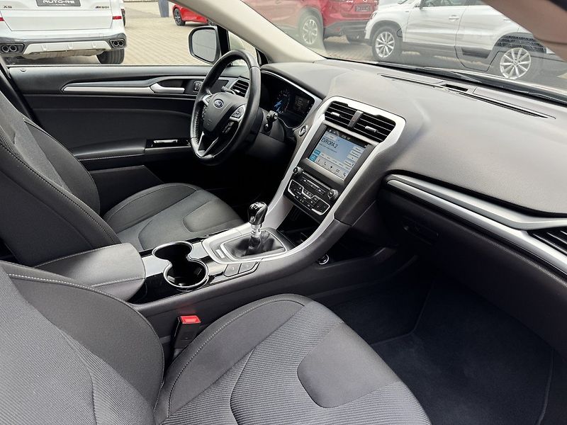 Ford Mondeo (2016) 2.0TDCi Navi Blis Kamera - fotka 13 z 47