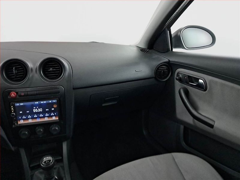 Seat Ibiza (2003) 1.4 16V, po STK, v provozu - fotka 8 z 16