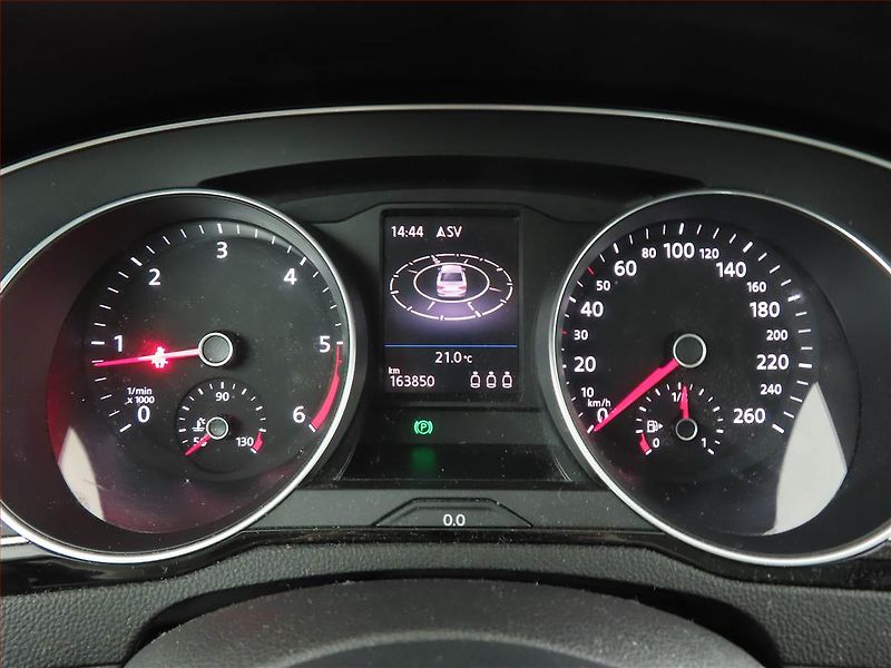 Volkswagen Passat (2015) Highline 2.0 TDI, Kůže, Navi - fotka 11 z 17
