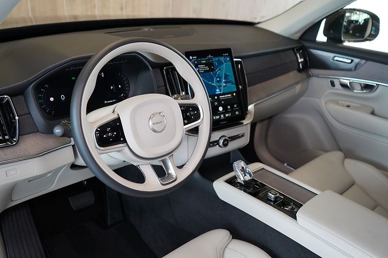 Volvo XC90 B5 PLUS Bright, Vzduch, 360° - fotka 17 z 50