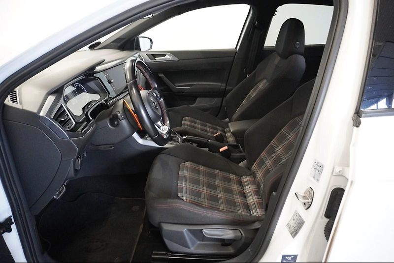 Volkswagen Polo  2,0 TSI GTI 147kW DSG6 - fotka 17 z 28