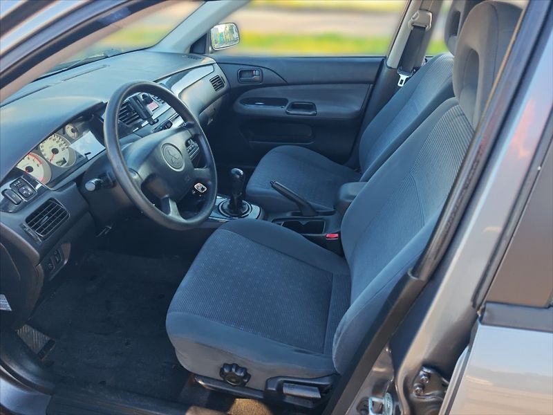 Mitsubishi Lancer 1,6 i - fotka 6 z 11