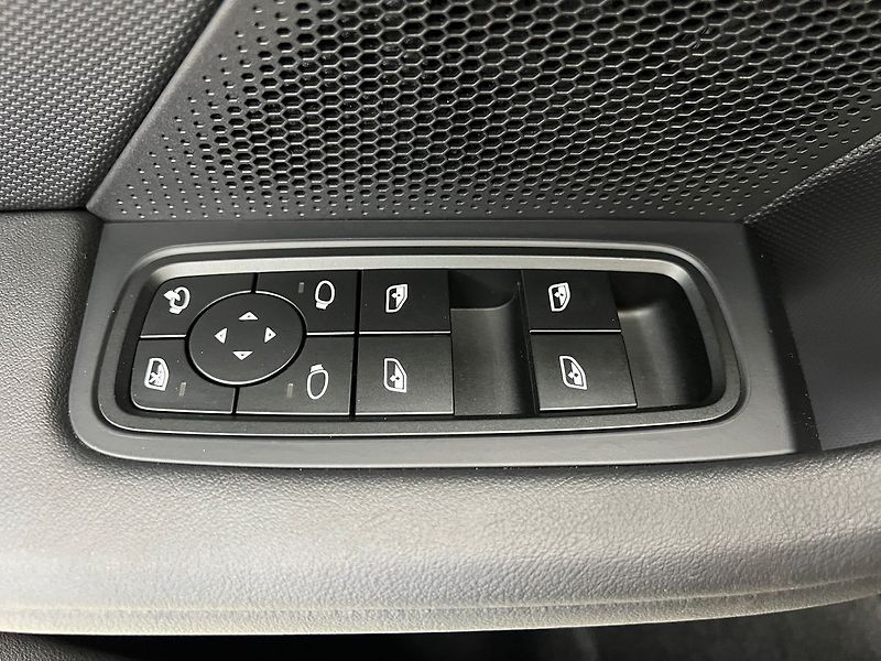Porsche Taycan 4S PERFORMANCE, VZDUCH, BOSE - fotka 26 z 29