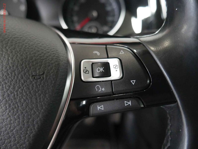 Volkswagen Golf (2014) 1.4 TSI, ČR, AC, výhřev sed. - fotka 20 z 25