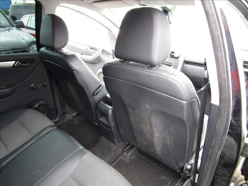 Mercedes-Benz Třídy A A160,  Klima - fotka 21 z 39
