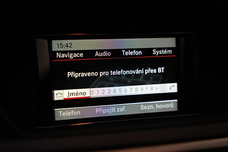 Mercedes-Benz Třídy E - fotka 19 z 23
