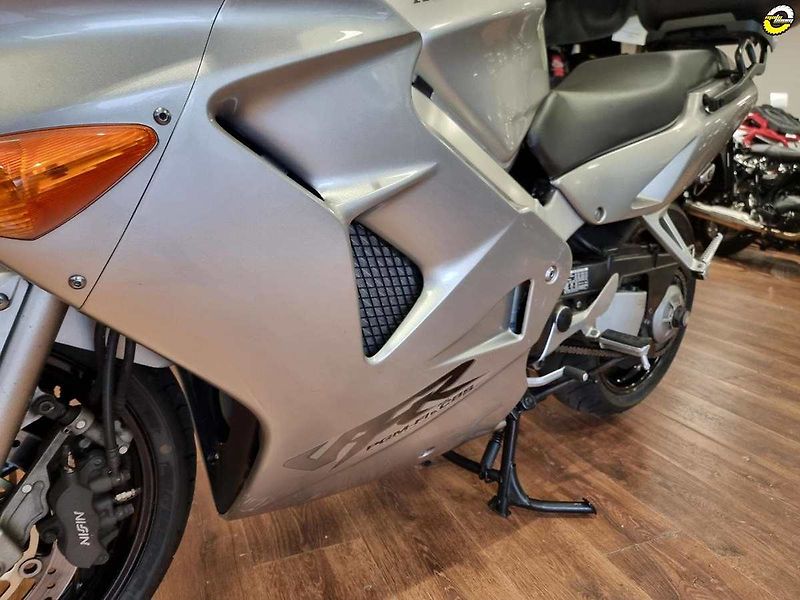 Honda VFR 800 (1999) - fotka 15 z 20