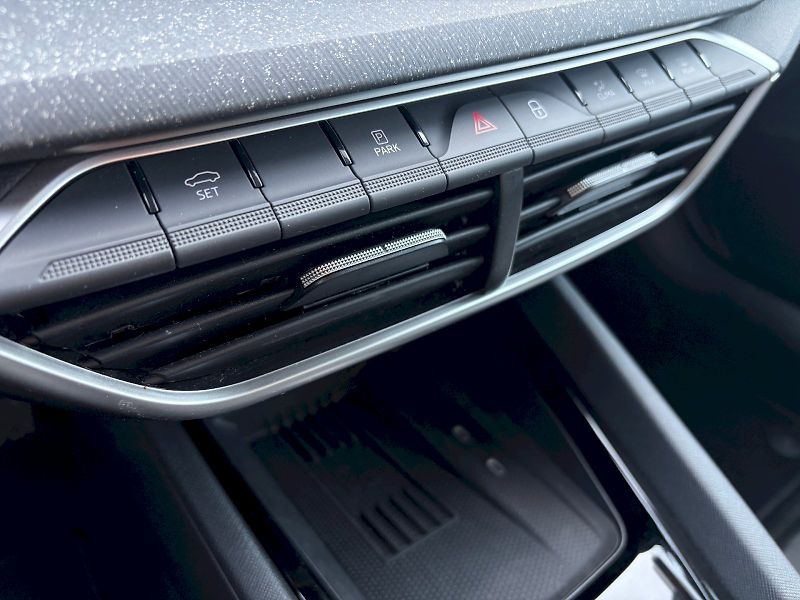 Škoda Octavia (2025) DSG 1.5 TSI / 110kW / TOP SELE - fotka 23 z 35