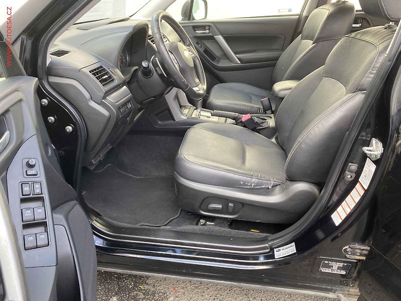 Subaru Forester (2013) 2.0i 4x4, ČR, AT, navi, xenon - fotka 9 z 23