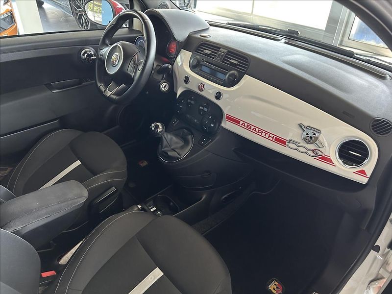 Abarth 500 1,4   595 TURBO,CABRIO,AKRAPOV - fotka 8 z 22