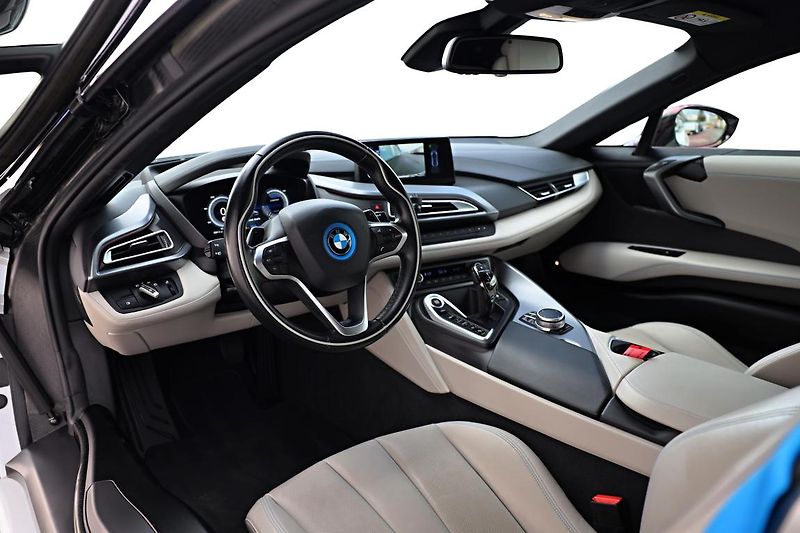 BMW i8 - fotka 8 z 15