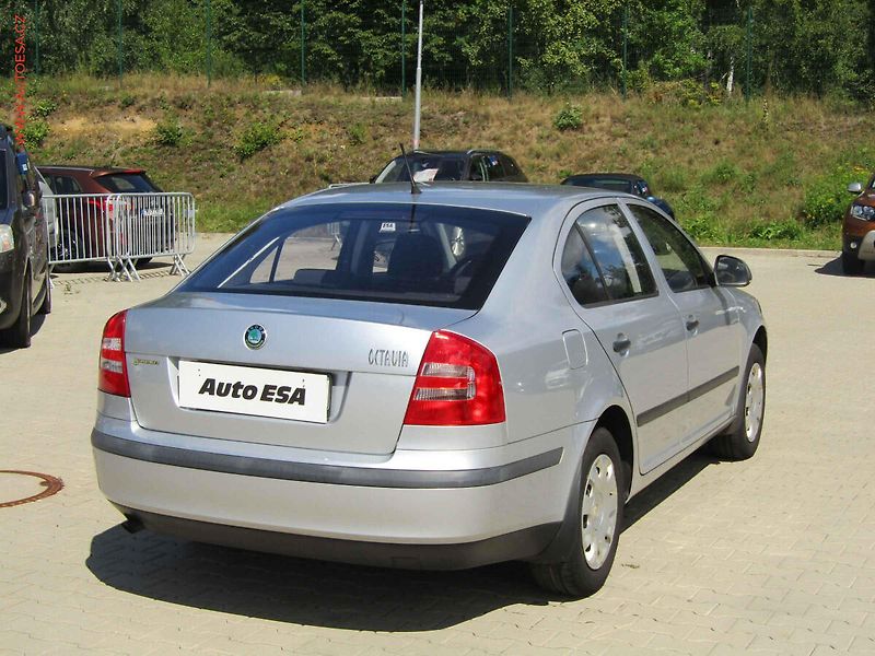 Škoda Octavia (2011) 1.4 16V, ČR, AC - fotka 4 z 12