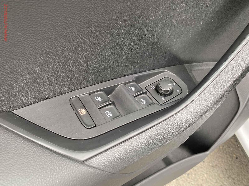 Škoda Karoq (2021) 1.5 TSi, Style, DSG, LED, - fotka 13 z 20