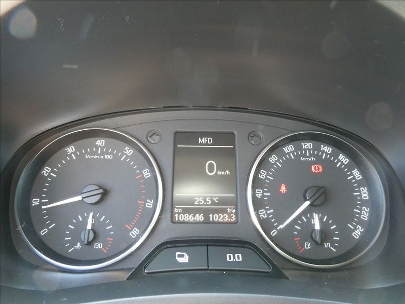 Škoda Fabia 1,2 Tsi 63kW SPORT,digi.klima - fotka 30 z 36