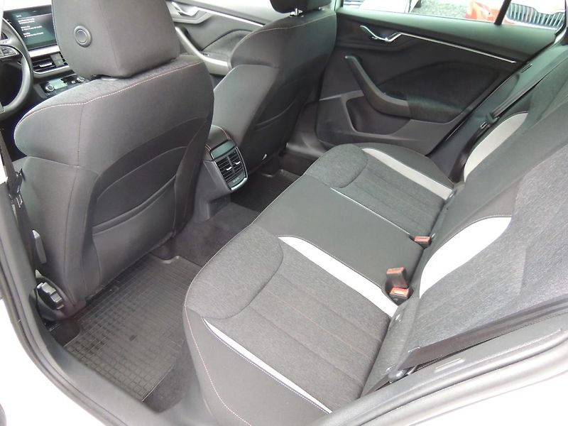 Škoda Scala (2020) 1.0TSi,85kw,Style,full LED,ČR - fotka 44 z 55