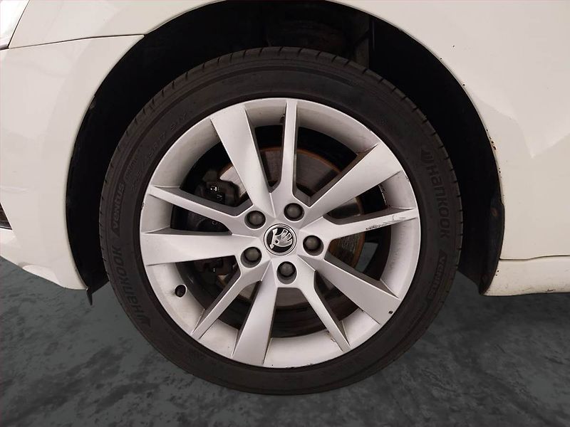 Škoda Octavia (2019) Style 2.0 TSI, 4X4, Automat - fotka 15 z 32