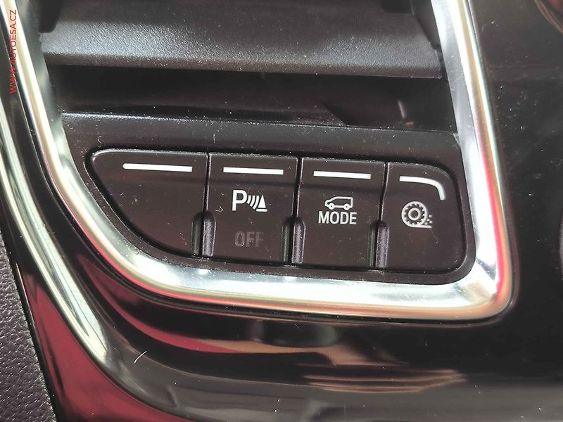 Ford Transit Custom (2021) 2.0TDCi 6míst, Limited - fotka 16 z 21