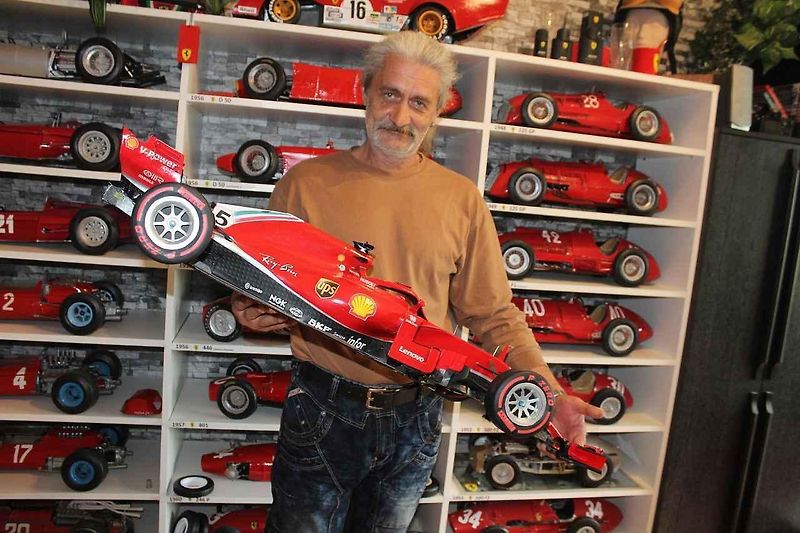 Sbírka papírových modelů monopostů F1 Ferrari Milana Pauluse