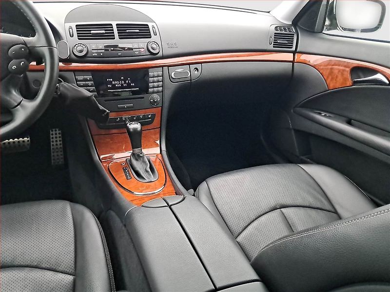 Mercedes-Benz Třídy E (2007) Edition E 280 CDI 4MATIC, 4X4 - fotka 8 z 16
