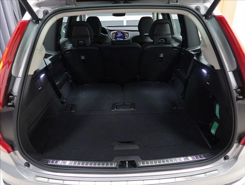 Volvo XC90 2,0 B5 AWD AUT Plus Bright - fotka 10 z 38