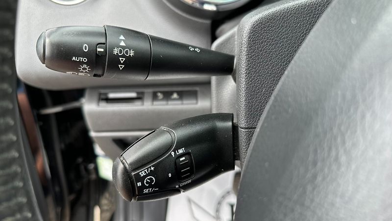 Peugeot 3008 (2010) 2.0HDi 110kW*Premium*Alu*Pano* - fotka 13 z 24