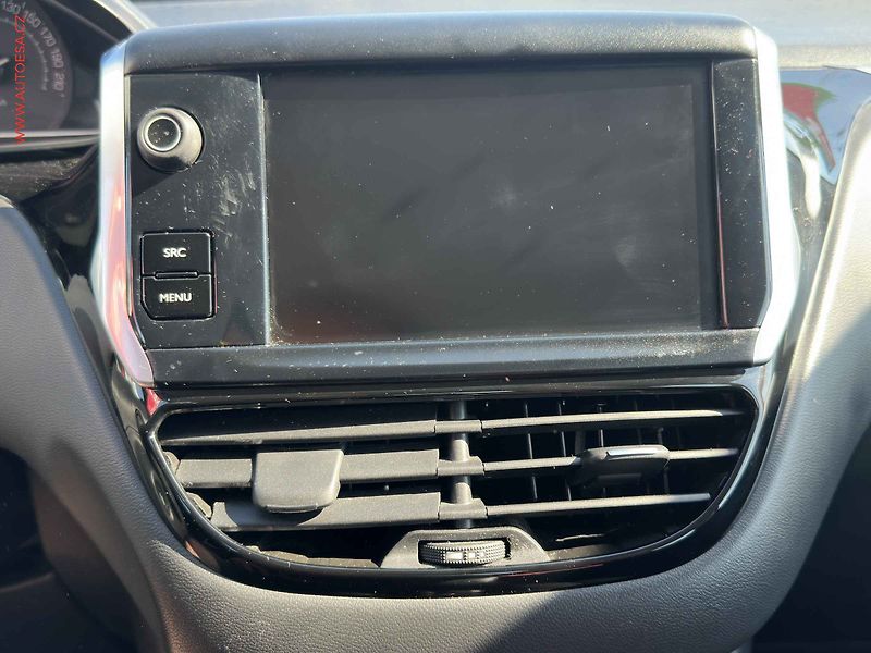 Peugeot 208 (2019) 1.2i, ČR, AC - fotka 14 z 19