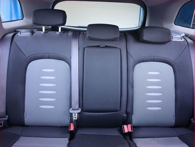Kia Ceed (2015) 1.6 GDI, Serv.kniha, Tempomat - fotka 10 z 16