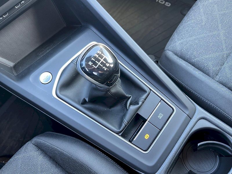 Volkswagen Golf (2022) Variant 1,0TSi 81kW Life 6G - fotka 9 z 33