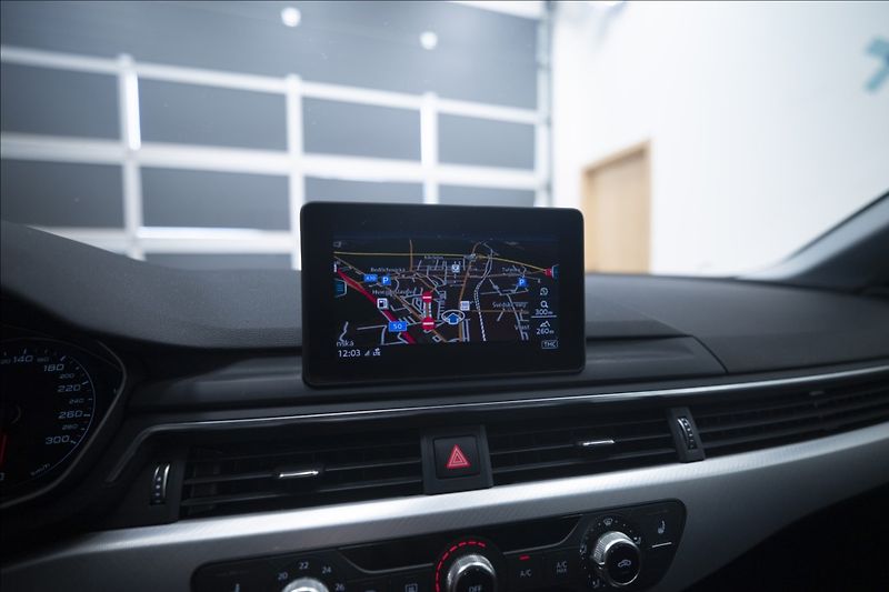 Audi A5 2,0 TDI SPORTBACK NAVI KAMERA - fotka 33 z 44