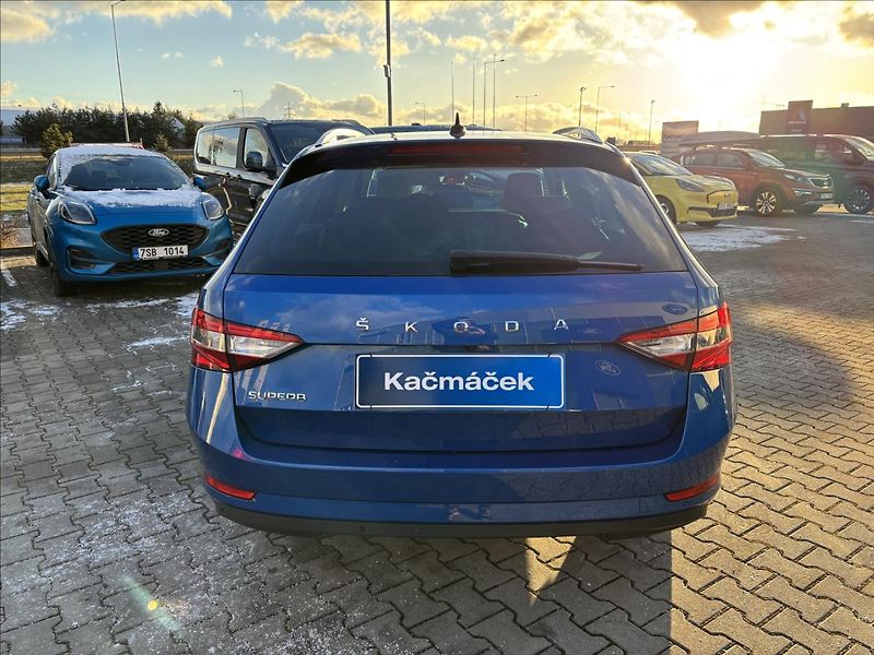 Škoda Superb 2,0 TDI 110kW Style AUT - fotka 4 z 40