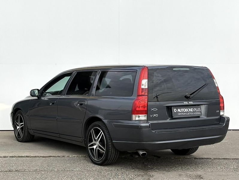 Volvo V70 2.4 D5 136kW AT - fotka 7 z 18