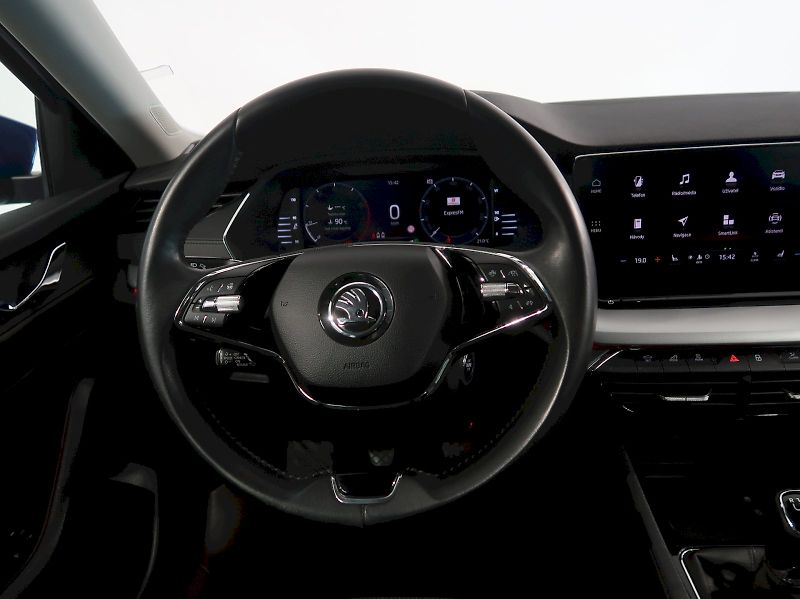 Škoda Octavia (2024) FRESH PLUS 1.5TSI 110KW KAMERA - fotka 14 z 38