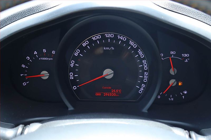 Kia Sportage (2011) 2.0 CRDi, Tempomat - fotka 11 z 17
