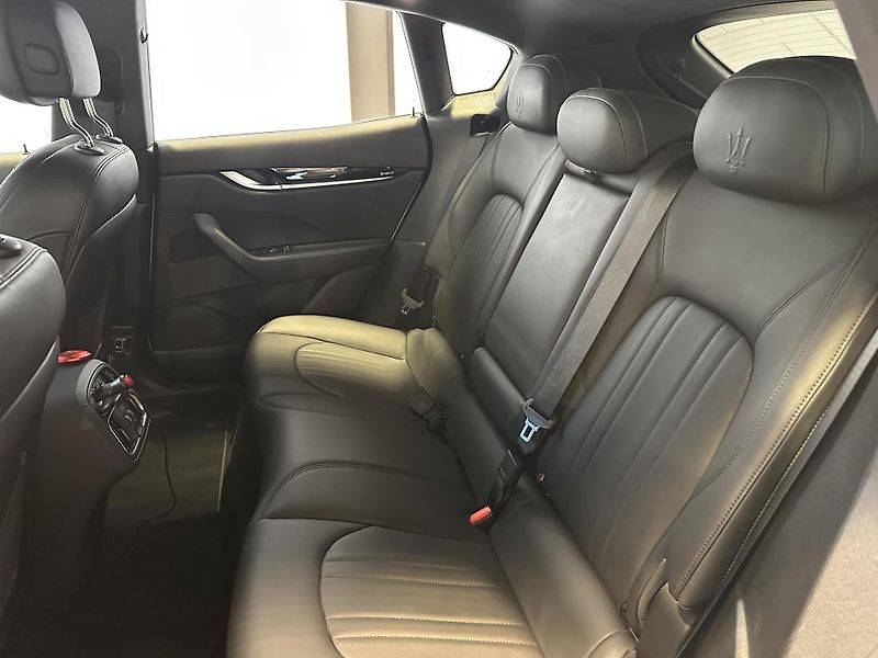 Maserati Levante (2018) Diesel 275HP - fotka 18 z 18