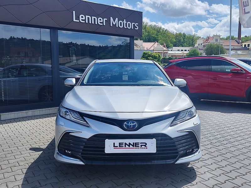 Toyota Camry 2.5 HEV/160kW Executive e-CVT - fotka 2 z 35
