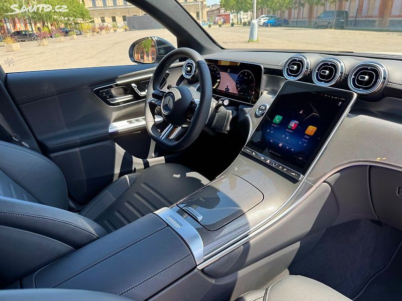 Mercedes-Benz GLC 220d 4MATIC AMG - fotka 24 z 48