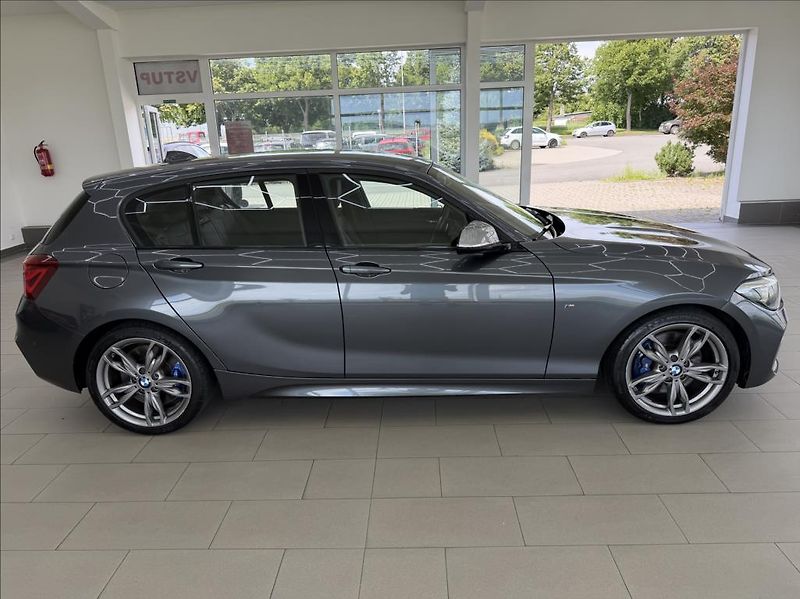 BMW Řada 1 3,0 i, M140i xDrive,Shadow,400 - fotka 4 z 41