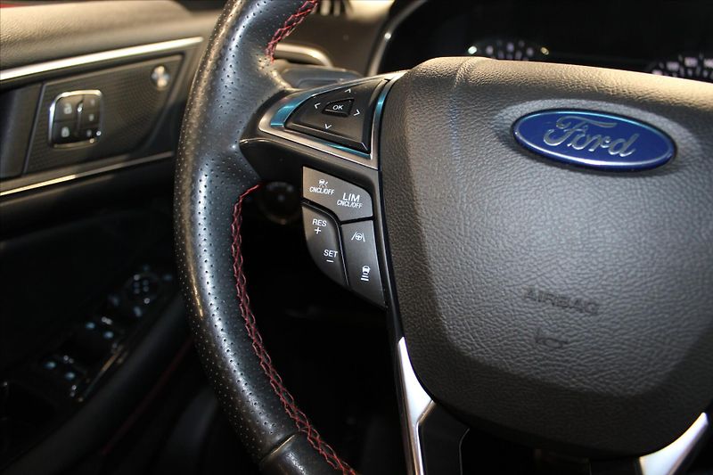 Ford Edge TDCi AWD Bi-Turbo ST-Line - fotka 17 z 36